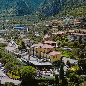 *** Hotel Limone Italia