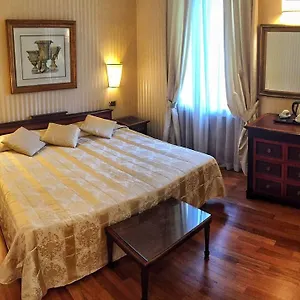 *** Hotel Cecil Italia